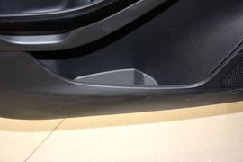 2012款福特福克斯三厢1.6L自动风尚型