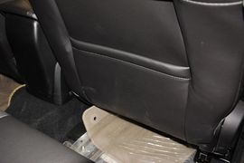 2012款福特福克斯三厢1.6L自动风尚型