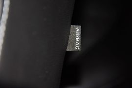 2012款福特福克斯三厢1.6L自动风尚型