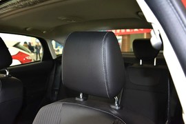 2012款福特福克斯三厢1.6L自动风尚型