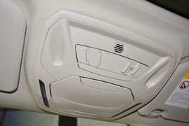 2012款福特福克斯三厢1.6L自动风尚型