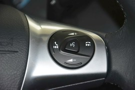 2012款福特福克斯三厢1.6L自动风尚型