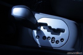 2009款长安悦翔两厢试驾