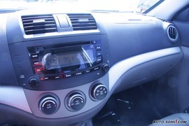 2009款长安悦翔两厢试驾