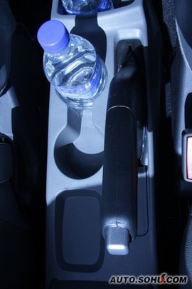 2009款长安悦翔两厢试驾