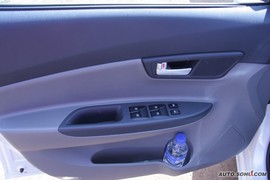 2009款长安悦翔两厢试驾