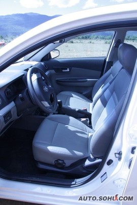 2009款长安悦翔两厢试驾