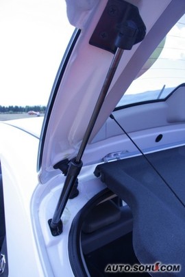 2009款长安悦翔两厢试驾