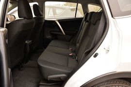 2015款丰田RAV4