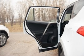 2015款丰田RAV4