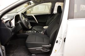 2015款丰田RAV4