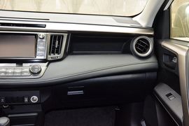 2015款丰田RAV4