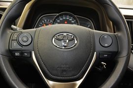 2015款丰田RAV4
