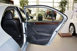 2015款大众新桑塔纳1.6L自动豪华版