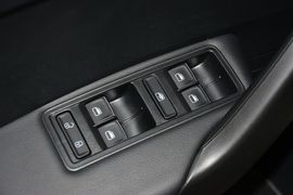 2015款大众新桑塔纳1.6L自动豪华版