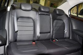 2015款大众新桑塔纳1.6L自动豪华版