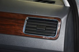 2015款大众新桑塔纳1.6L自动豪华版