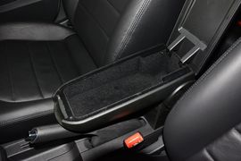 2015款大众新桑塔纳1.6L自动豪华版