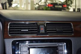 2015款大众新桑塔纳1.6L自动豪华版