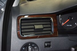 2015款大众新桑塔纳1.6L自动豪华版