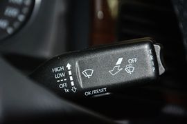 2015款大众新桑塔纳1.6L自动豪华版