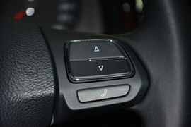2015款大众新桑塔纳1.6L自动豪华版