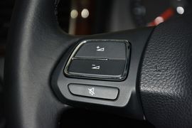 2015款大众新桑塔纳1.6L自动豪华版