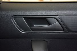 2015款大众新桑塔纳1.6L自动风尚版