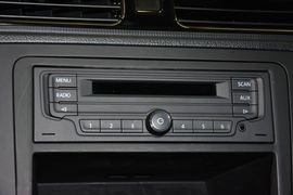 2015款大众新桑塔纳1.6L自动风尚版