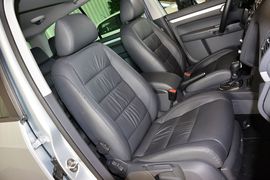 2015款大众途安1.4T自动豪华版5座