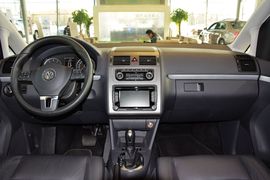 2015款大众途安1.4T自动豪华版5座