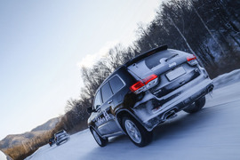 2015款Jeep大切诺基尊悦版冰雪试驾实拍