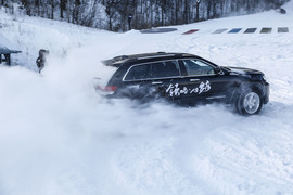 2015款Jeep大切诺基尊悦版冰雪试驾实拍