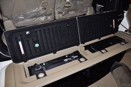 2012款丰田兰德酷路泽4.0L自动VX