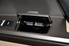 2012款丰田兰德酷路泽4.0L自动VX