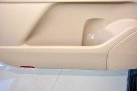 2012款丰田兰德酷路泽4.0L自动VX