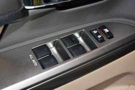 2012款丰田兰德酷路泽4.0L自动VX