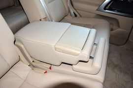 2012款丰田兰德酷路泽4.0L自动VX
