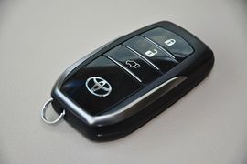 2012款丰田兰德酷路泽4.0L自动VX