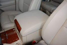 2012款丰田兰德酷路泽4.0L自动VX