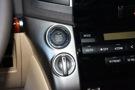 2012款丰田兰德酷路泽4.0L自动VX