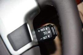 2012款丰田兰德酷路泽4.0L自动VX