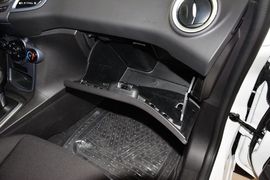 2013款福特嘉年华两厢1.5L自动时尚型