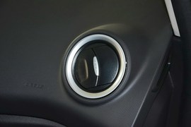 2013款福特嘉年华两厢1.5L自动时尚型