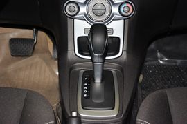 2013款福特嘉年华两厢1.5L自动时尚型