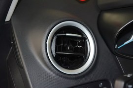 2013款福特嘉年华两厢1.5L自动时尚型