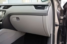 2015款斯柯达明锐1.6L自动逸致版