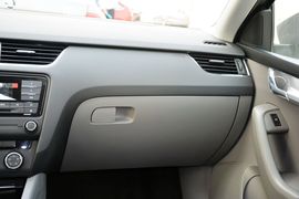 2015款斯柯达明锐1.6L自动逸致版