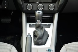 2015款斯柯达明锐1.6L自动逸致版