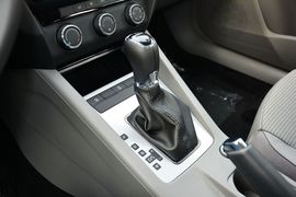 2015款斯柯达明锐1.6L自动逸致版